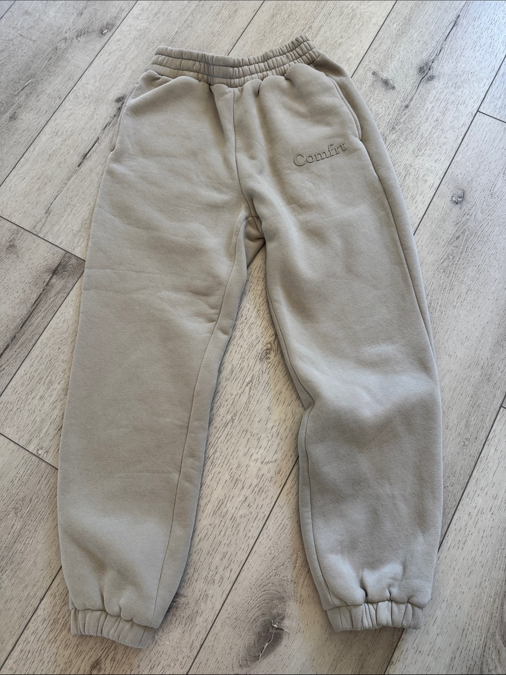Comfrt cement color Sweatpants small